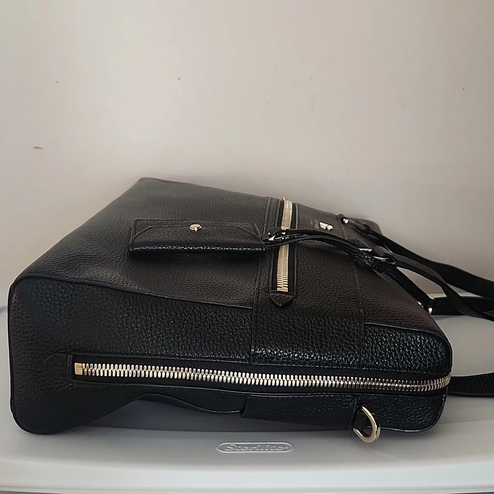 Henri Bendel Messenger/Computer Bag w/HB Wristlet